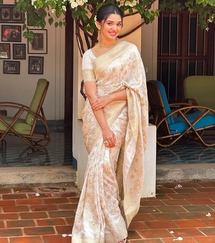Krithi Shetty Sizzles In Saree Wear