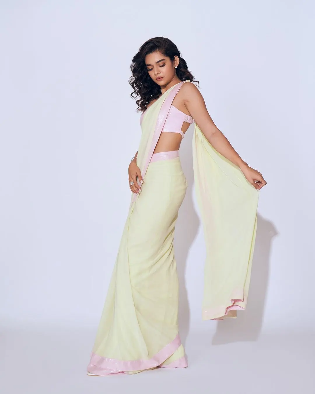 Mithila Palkar Shines in Saree