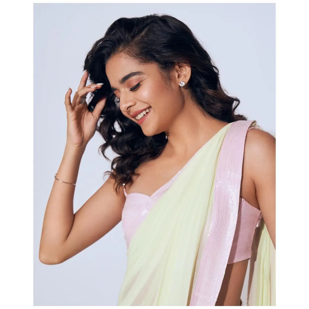 Mithila Palkar Shines in Saree