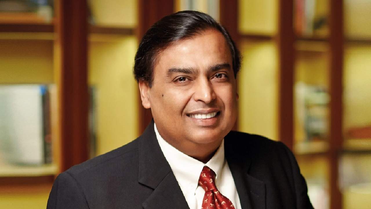 Mukesh Ambani: దుబాయ్లో అత్యంత ఖరీదైన విల్లా కొనుగోలు చేసిన ముకేష్ అంబానీ.. ధర ఎంతో తెలుసా! Mukesh Ambani: దుబాయ్లో అత్యంత ఖరీదైన విల్లా కొనుగోలు చేసిన ముకేష్ అంబానీ.. ధర ఎంతో తెలుసా!