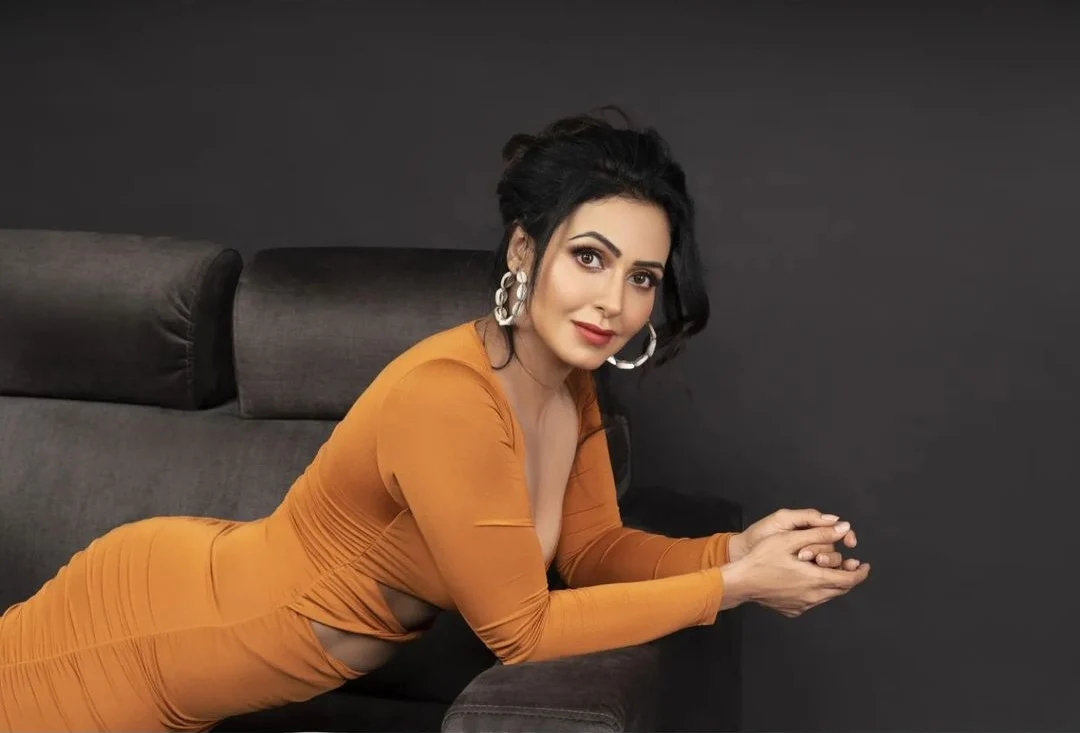 Nandini Rai Stuns With Her Latest Glamorous Pics