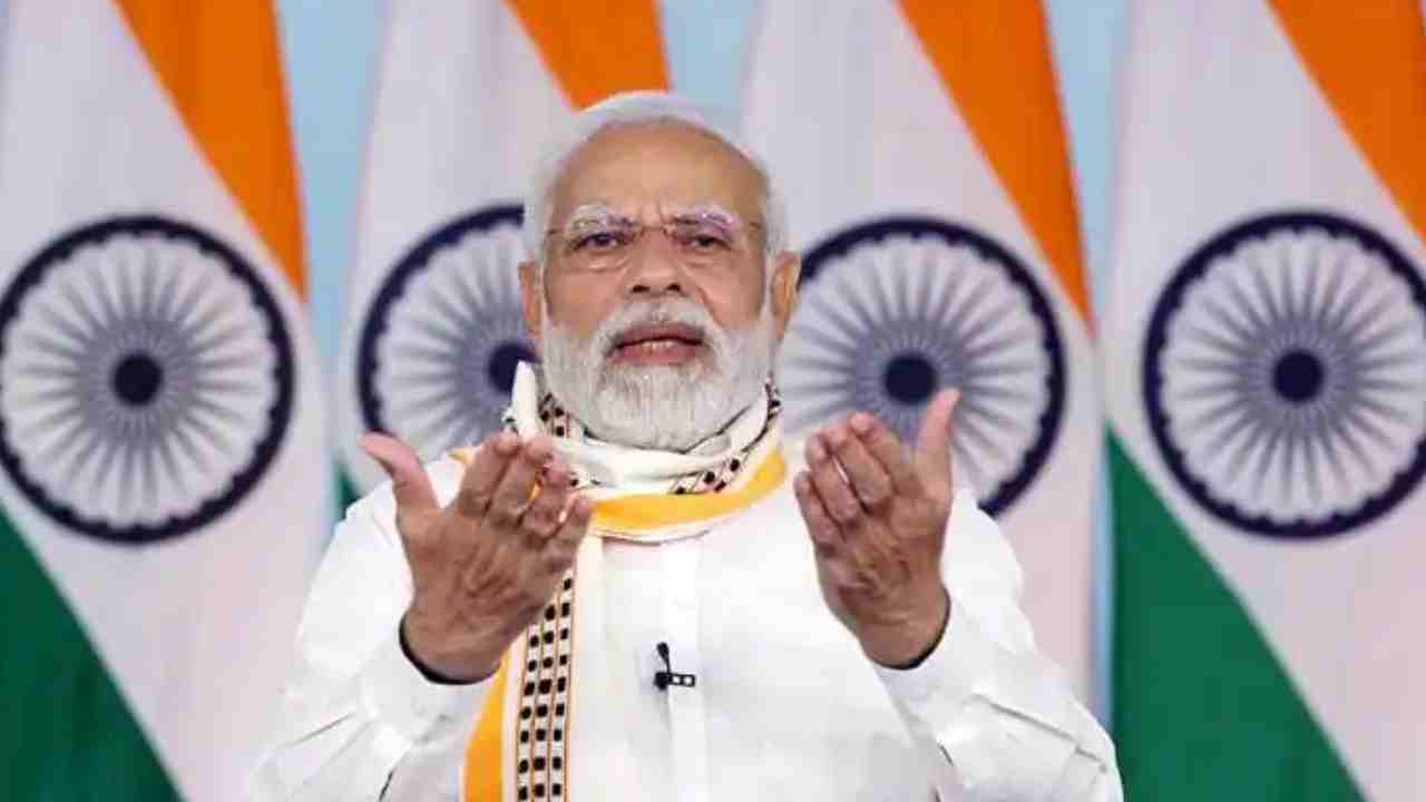 PM Modi Mann Ki Baat: అంతరిక్ష రంగంలో భారత్ అద్భుతాలు చేస్తోంది.. ఇస్రోను ప్రశంసించిన ప్రధాని మోదీ PM Modi Mann Ki Baat: అంతరిక్ష రంగంలో భారత్ అద్భుతాలు చేస్తోంది.. ఇస్రోను ప్రశంసించిన ప్రధాని మోదీ