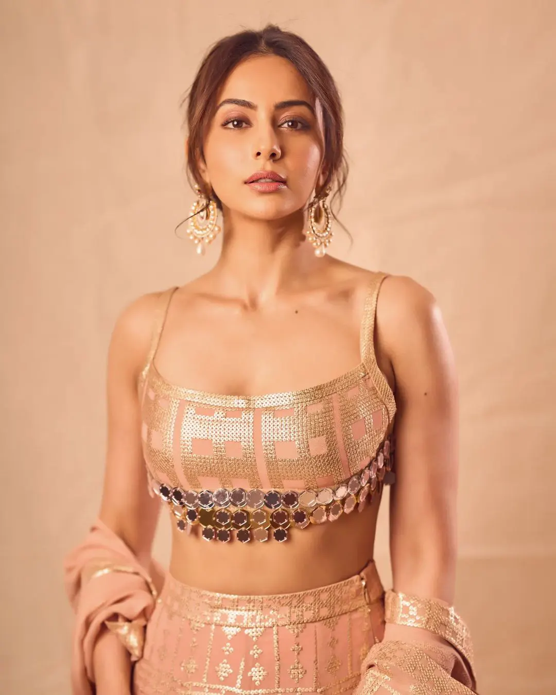 Rakul looks amazing in traditional look pics