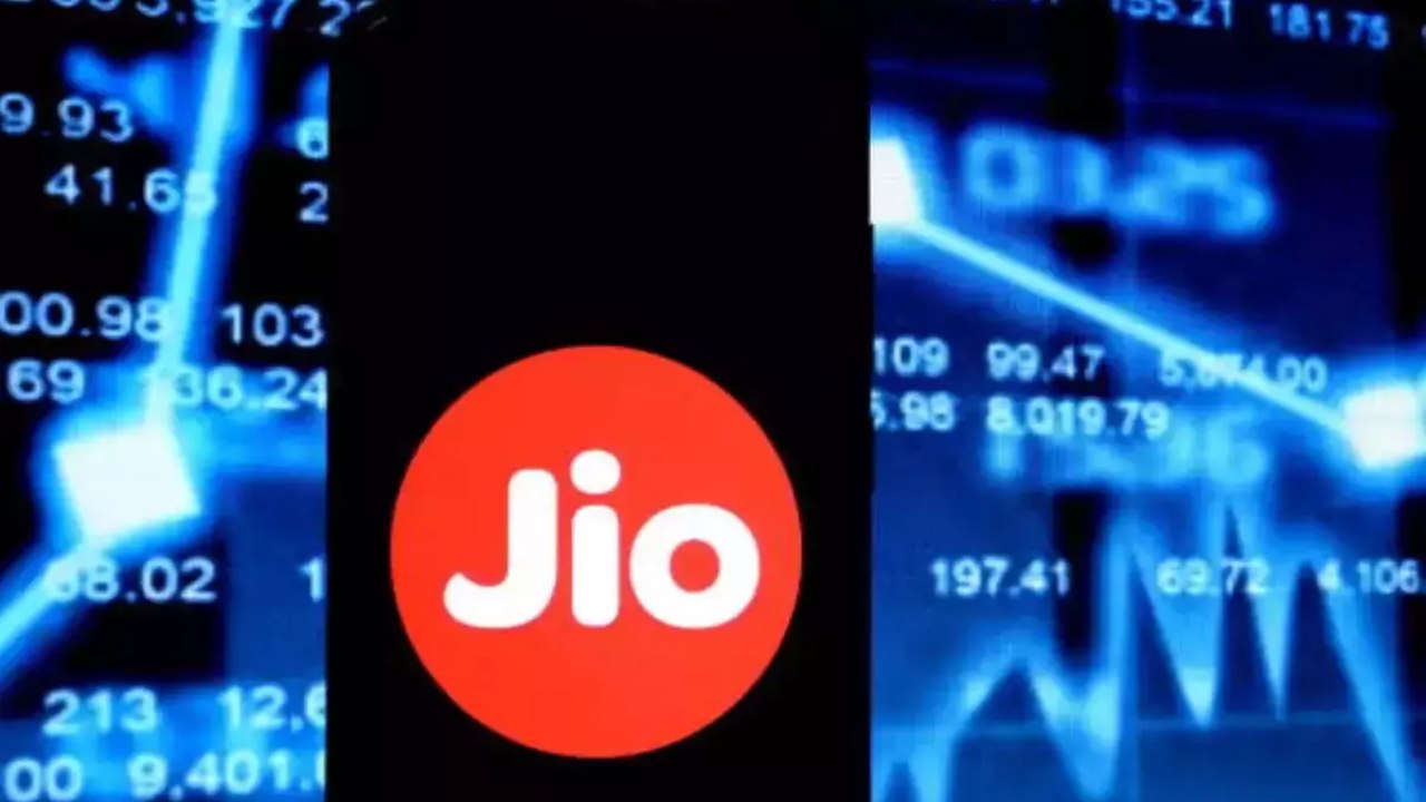 Reliance Jio quietly discontinued over 12 prepaid recharge plans with OTT benefit
