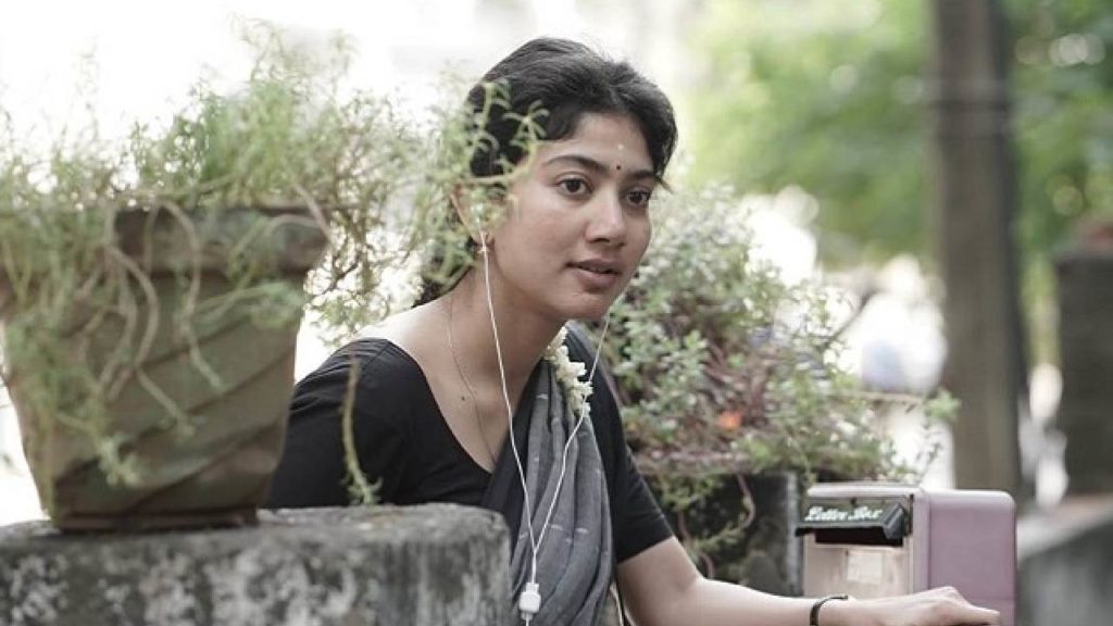 Sai Pallavi Winning Two Filmfare awards
