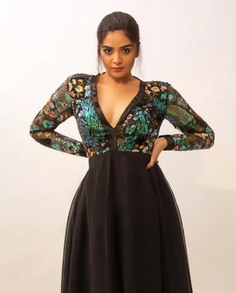 Sreemukhi Kills With Her Looks