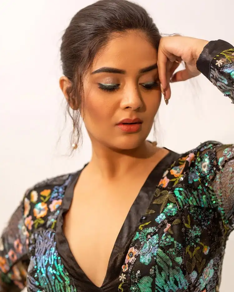 Sreemukhi Kills With Her Looks