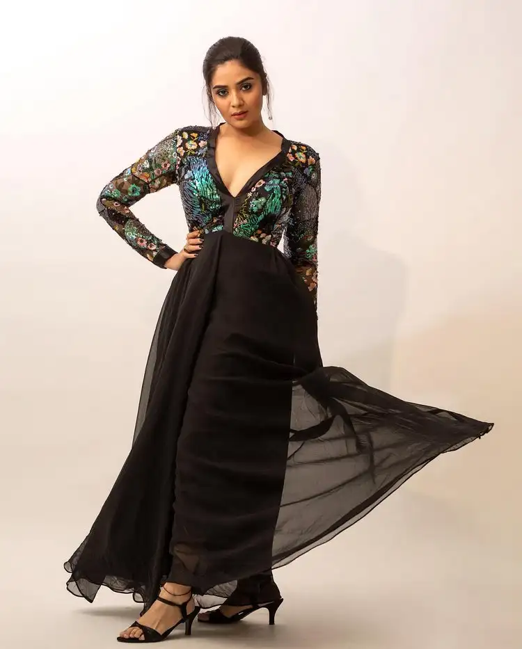 Sreemukhi Kills With Her Looks