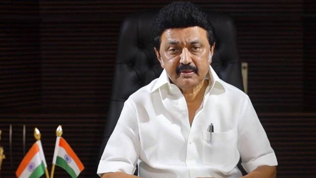 MK Stalin: జాతీయ రాజకీయాలపై స్టాలిస్ ఆసక్తికర వ్యాఖ్యలు.. నితీశ్, కేసీఆర్ బాటలో స్టాలిన్? MK Stalin: జాతీయ రాజకీయాలపై స్టాలిస్ ఆసక్తికర వ్యాఖ్యలు.. నితీశ్, కేసీఆర్ బాటలో స్టాలిన్?