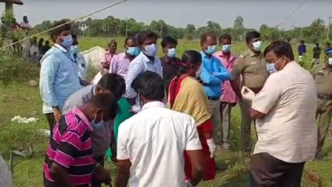 Tamil Nadu: ప్రమాదంలో గాయపడి బాలిక మృతి.. అంత్యక్రియల తర్వాత సమాధిలోంచి బాలిక తల మాయం Tamil Nadu: ప్రమాదంలో గాయపడి బాలిక మృతి.. అంత్యక్రియల తర్వాత సమాధిలోంచి బాలిక తల మాయం