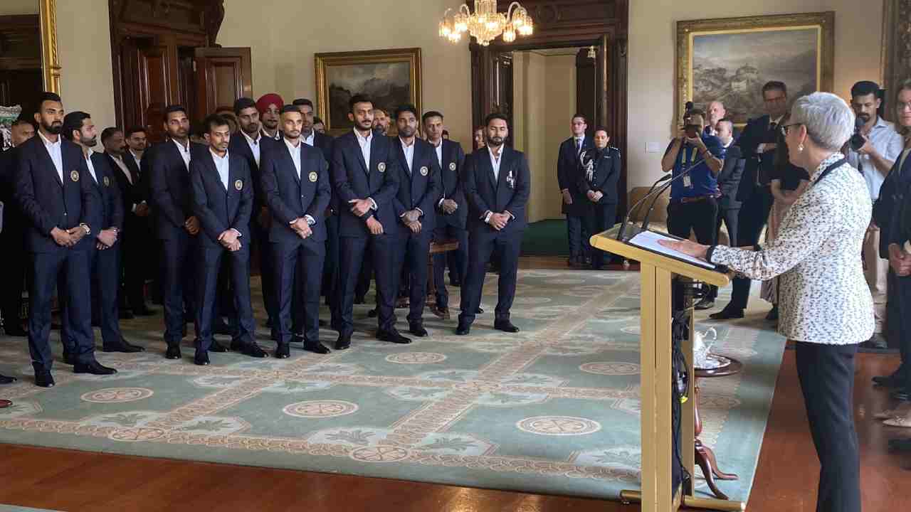 T20 World Cup2022: మెల్బోర్న్లో విక్టోరియా గవర్నర్తో టీం ఇండియా భేటీ.. ఫొటోలు వైరల్ T20 World Cup2022: మెల్బోర్న్లో విక్టోరియా గవర్నర్తో టీం ఇండియా భేటీ.. ఫొటోలు వైరల్