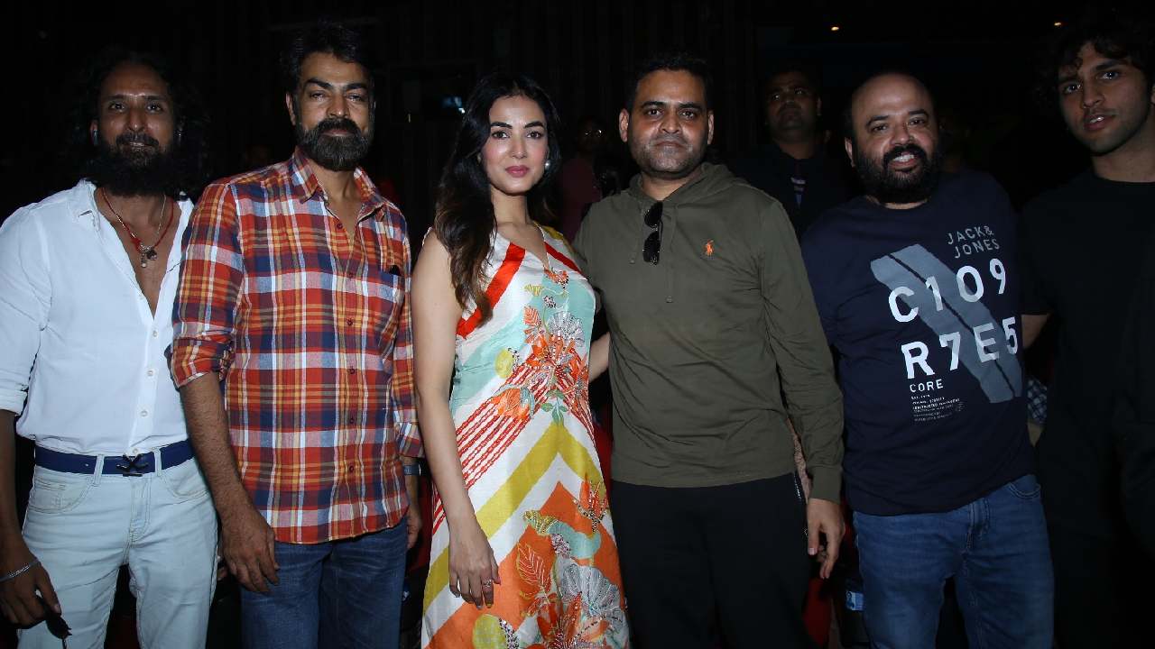 The Ghost: సంధ్య 35ఎంఎం థియేటర్లో సందడి చేసిన ది ఘోస్ట్ టీమ్!