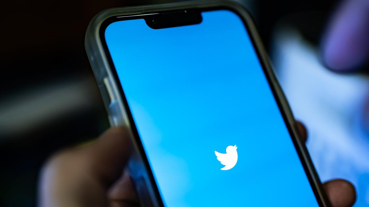 Twitter is rolling out edit tweets option but Indian users should not get too excited