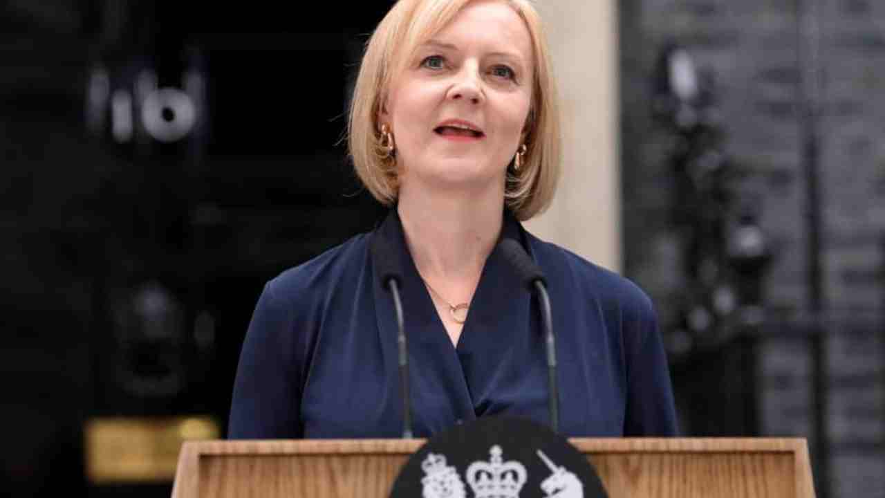 UK PM Liz Truss: ఆ తప్పులకు నన్ను క్షమించండి.. బ్రిటన్ ప్రధాని లిజ్ ట్రస్ UK PM Liz Truss: ఆ తప్పులకు నన్ను క్షమించండి.. బ్రిటన్ ప్రధాని లిజ్ ట్రస్