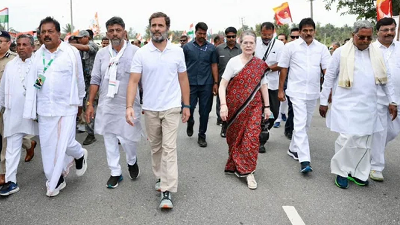 Bharat Jodo Yatra: పాదయాత్ర ఆపి, వెంటనే ఆ పని చేయమని రాహుల్ గాంధీకి సలహా ఇచ్చిన మాజీ సీఎం Bharat Jodo Yatra: పాదయాత్ర ఆపి, వెంటనే ఆ పని చేయమని రాహుల్ గాంధీకి సలహా ఇచ్చిన మాజీ సీఎం