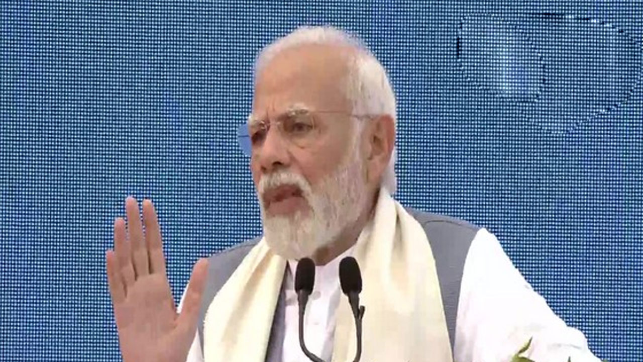Mission LiFE: పర్యావరణ సమస్యతో పోరాడాలంటే ఆ ఒక్కటి చాలా ముఖ్యం.. ప్రధాని మోదీ Mission LiFE: పర్యావరణ సమస్యతో పోరాడాలంటే ఆ ఒక్కటి చాలా ముఖ్యం.. ప్రధాని మోదీ