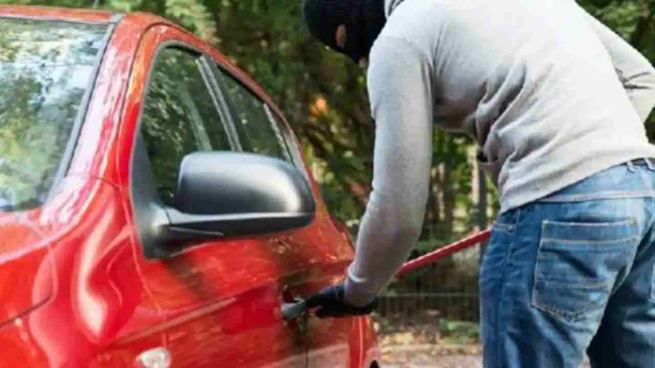 Vehicle Theft: దేశంలో ఎక్కువ వాహన దొంగతనాలు ఎక్కడ జరుగుతున్నాయో తెలుసా..? సేఫ్ప్లేస్లో హైదరాబాద్ Vehicle Theft: దేశంలో ఎక్కువ వాహన దొంగతనాలు ఎక్కడ జరుగుతున్నాయో తెలుసా..? సేఫ్ప్లేస్లో హైదరాబాద్