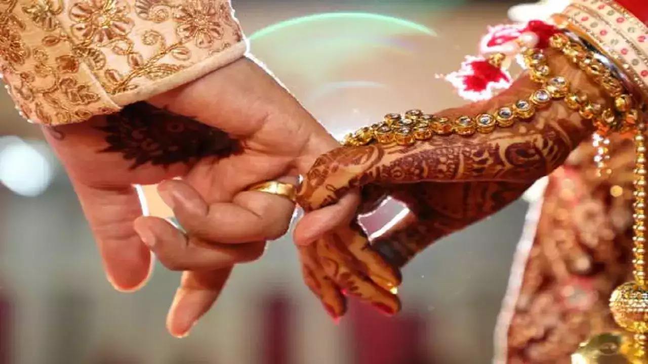 Viral Wedding Ad : ఓరి నాయనో.. ఆమెను పెళ్లి చేసుకోవాలంటే ఇన్ని రూల్సా..?! కాస్త ఓవర్ గా అనిపిస్తుందే..!