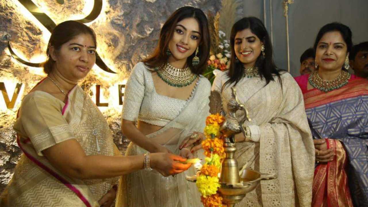 Anu Emmanuel : జ్యువెల్లరీ షాప్ ఓపెనింగ్ లో సందడి చేసిన అను ఇమ్మాన్యుయేల్