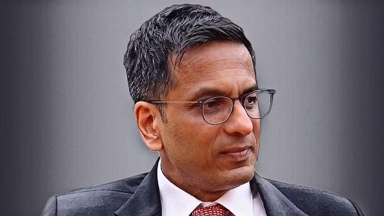 Chief Justice of India: సుప్రీంకోర్టు తదుపరి ప్రధాన న్యాయమూర్తిగా డీవై చంద్రచూడ్.. సీజేఐ జస్టిస్ యూయూ లలిత్ సిఫార్సు Chief Justice of India: సుప్రీంకోర్టు తదుపరి ప్రధాన న్యాయమూర్తిగా డీవై చంద్రచూడ్.. సీజేఐ జస్టిస్ యూయూ లలిత్ సిఫార్సు