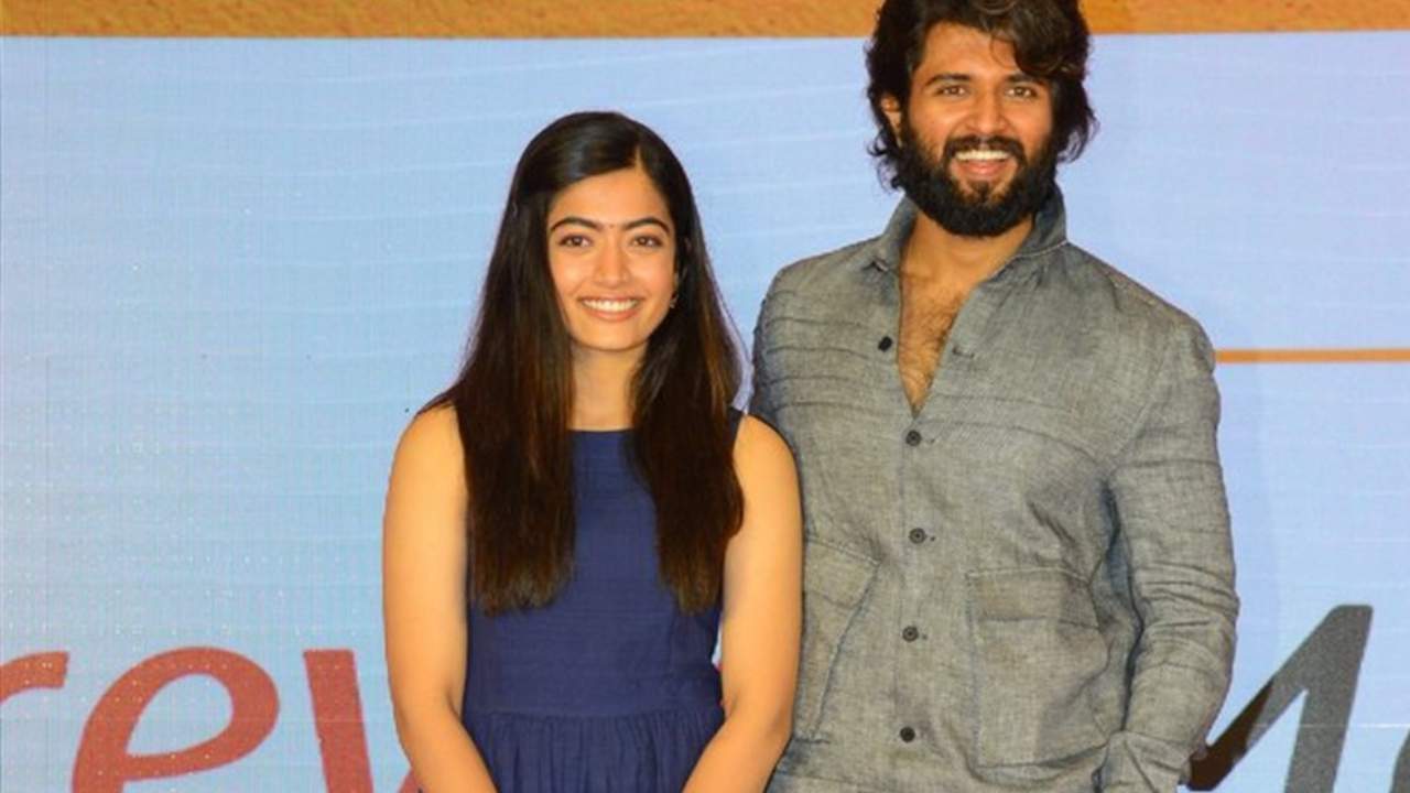 Rashmika Mandanna : నాకు రిలేషన్ గురించి ఆలోచించేంత ఖాళీ లేదు.. విజయ్,నేను క్లోజ్గా ఉంటాం అయితే?? Rashmika Mandanna : నాకు రిలేషన్ గురించి ఆలోచించేంత ఖాళీ లేదు.. విజయ్,నేను క్లోజ్గా ఉంటాం అయితే??