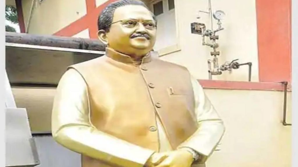 SP Balu statue issue in Guntur