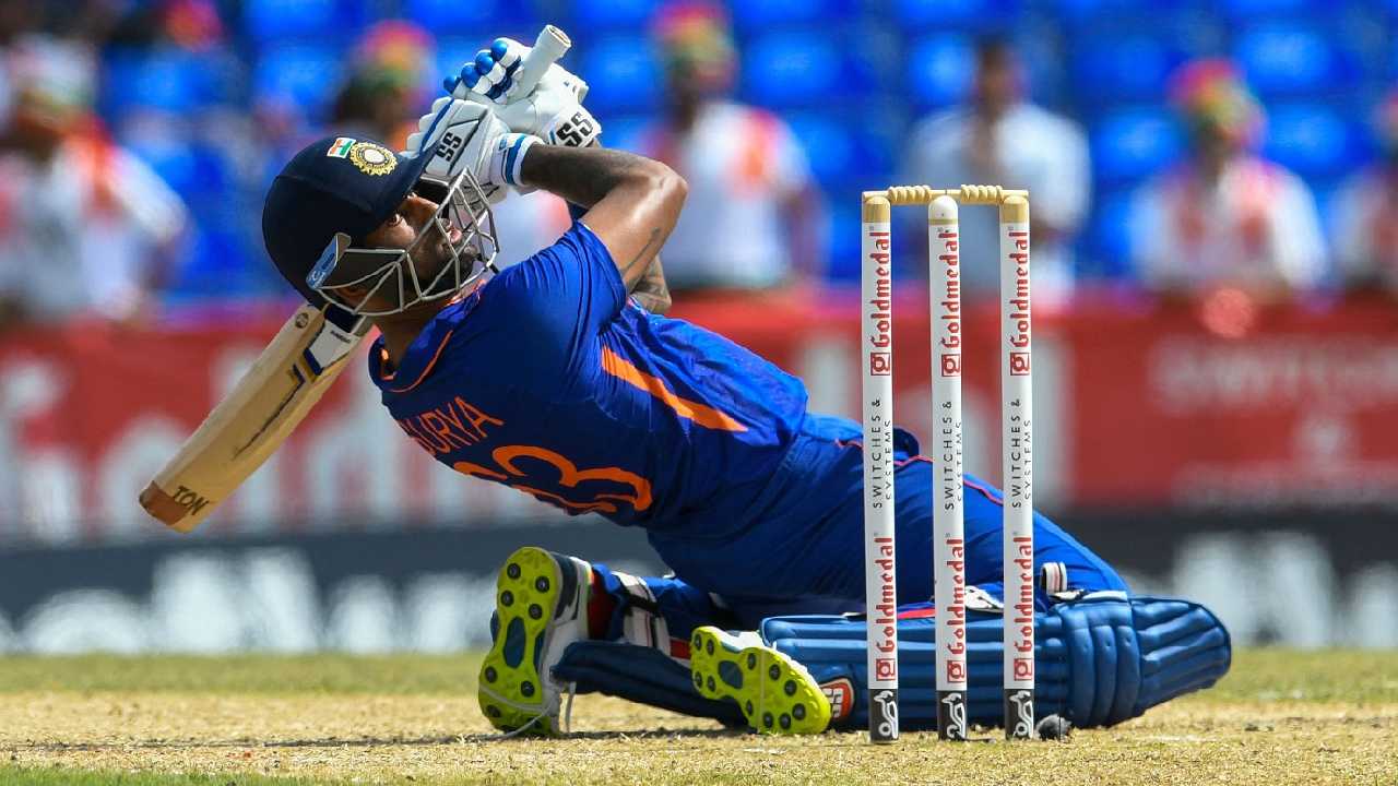 Suryakumar Yadav: బ్యాటింగ్లో తడబడ్డ టీమిండియా.. ఆదుకున్న సూర్య కుమార్ యాదవ్.. దక్షిణాఫ్రికా విజయ లక్ష్యం 134 Suryakumar Yadav: బ్యాటింగ్లో తడబడ్డ టీమిండియా.. ఆదుకున్న సూర్య కుమార్ యాదవ్.. దక్షిణాఫ్రికా విజయ లక్ష్యం 134