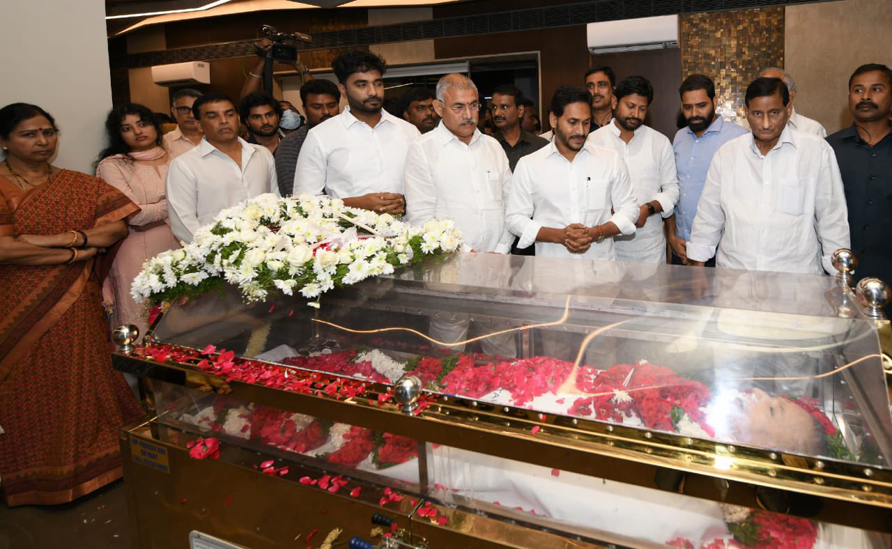 AP CM Jagan pays tribute to krishna dead body