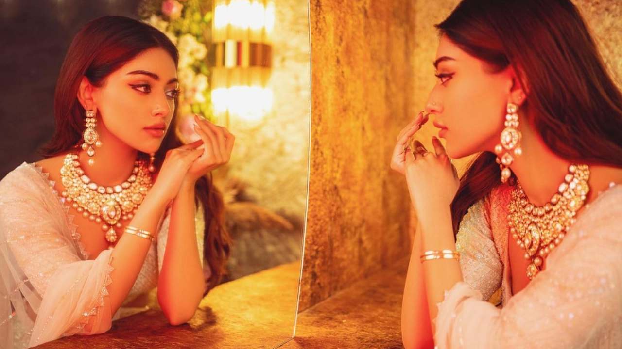 Anu Emmanuel: నాజూకైన అందాలతో ఆకట్టుకుంటోన్న అను ఇమ్మాన్యుయేల్..!