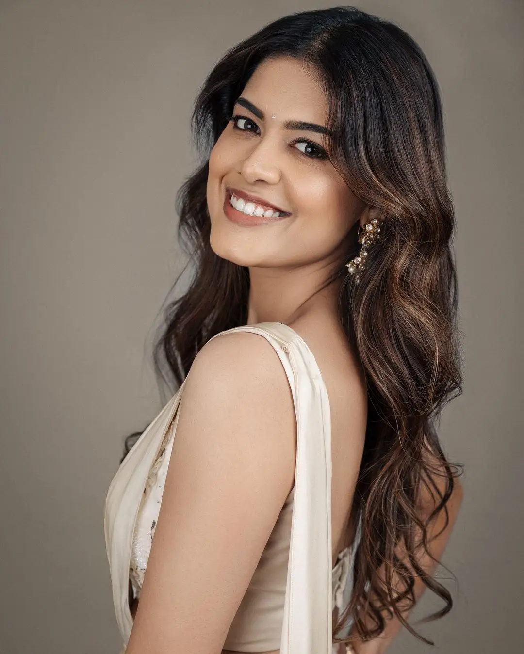 Asha Bhat looks beautiful in white dress Pics
