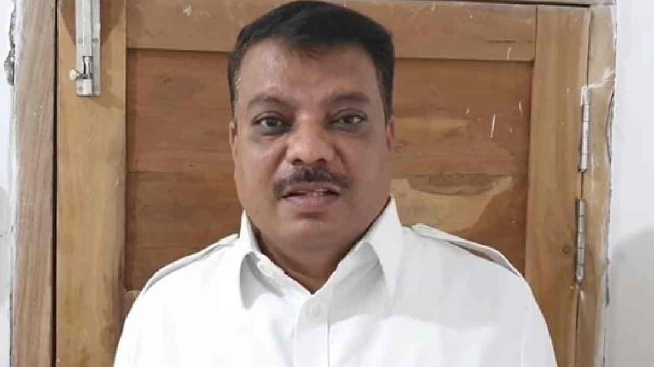 Congress MLA: కాంగ్రెస్ ఎమ్మెల్యేపై రేప్ కేసు పెట్టిన భార్య.. మానసికంగా, శారీరకంగా వేధించాడంటూ ఫిర్యాదు Congress MLA: కాంగ్రెస్ ఎమ్మెల్యేపై రేప్ కేసు పెట్టిన భార్య.. మానసికంగా, శారీరకంగా వేధించాడంటూ ఫిర్యాదు