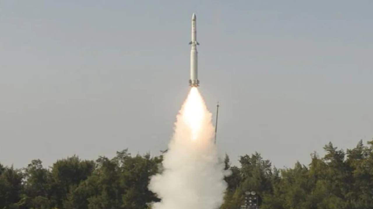 DRDO: భారత రక్షణ వ్యవస్థలో మరో ముందడుగు.. బాలిస్టిక్ మిస్సైల్ రక్షణ వ్యవస్థ ప్రయోగం విజయవంతం DRDO: భారత రక్షణ వ్యవస్థలో మరో ముందడుగు.. బాలిస్టిక్ మిస్సైల్ రక్షణ వ్యవస్థ ప్రయోగం విజయవంతం