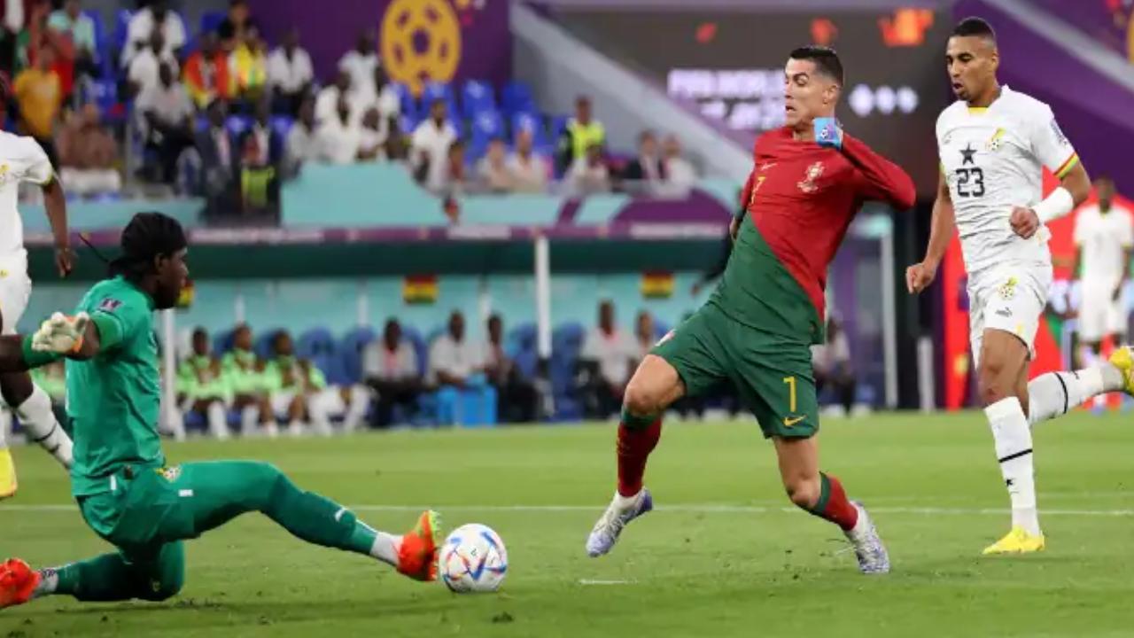 FIFA World Cup 2022: ఉత్కంఠ పోరులో ఘనాపై విజయం సాధించిన పోర్చుగల్.. క్రిస్టియానో రొనాల్డో కొత్త రికార్డు.. FIFA World Cup 2022: ఉత్కంఠ పోరులో ఘనాపై విజయం సాధించిన పోర్చుగల్.. క్రిస్టియానో రొనాల్డో కొత్త రికార్డు..