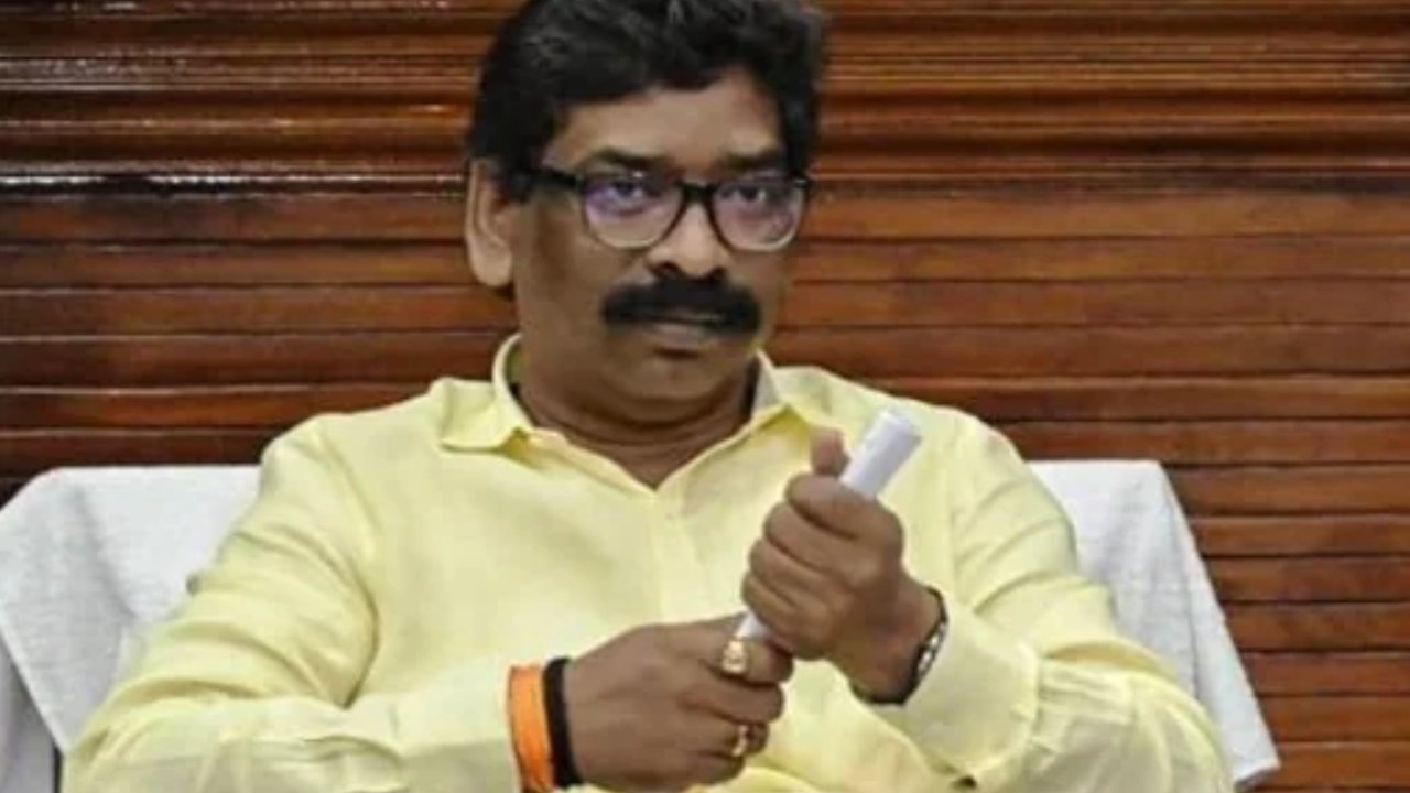 Jharkhand CM Hemant Soren: మైనింగ్ లీజు కేసులో జార్ఖండ్ సీఎం సోరెన్కు సుప్రీంకోర్టులో ఊరట.. Jharkhand CM Hemant Soren: మైనింగ్ లీజు కేసులో జార్ఖండ్ సీఎం సోరెన్కు సుప్రీంకోర్టులో ఊరట..