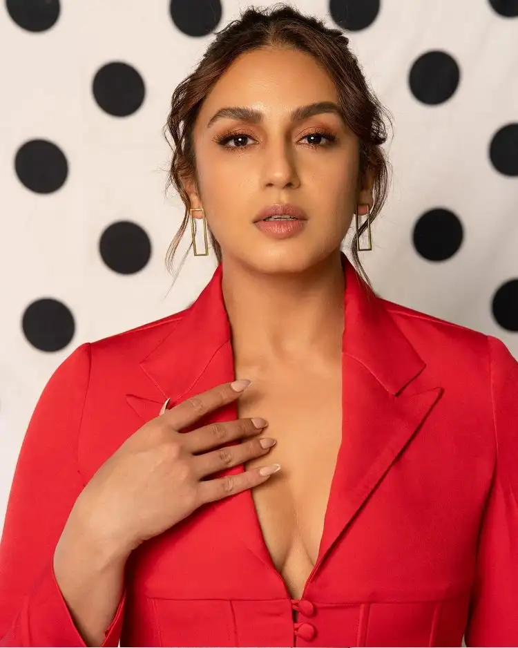 Huma Qureshi Latest Pics Goes Viral