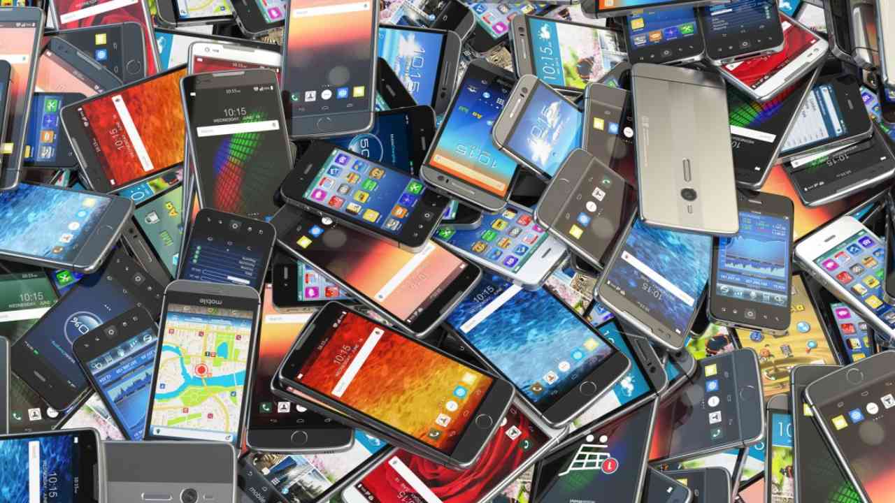 Mobile Phone Users : భారత్లో 1.2 బిలియన్లకుపైనే మొబైల్ ఫోన్ యూజర్లు.. నివేదికలో వెల్లడి! Mobile Phone Users : భారత్లో 1.2 బిలియన్లకుపైనే మొబైల్ ఫోన్ యూజర్లు.. నివేదికలో వెల్లడి!