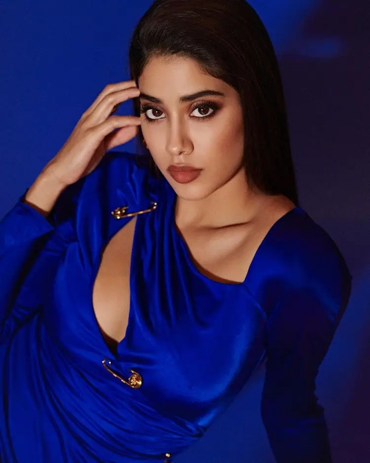 Janhvi Kapoor Beautiful Pics In Blue Dress