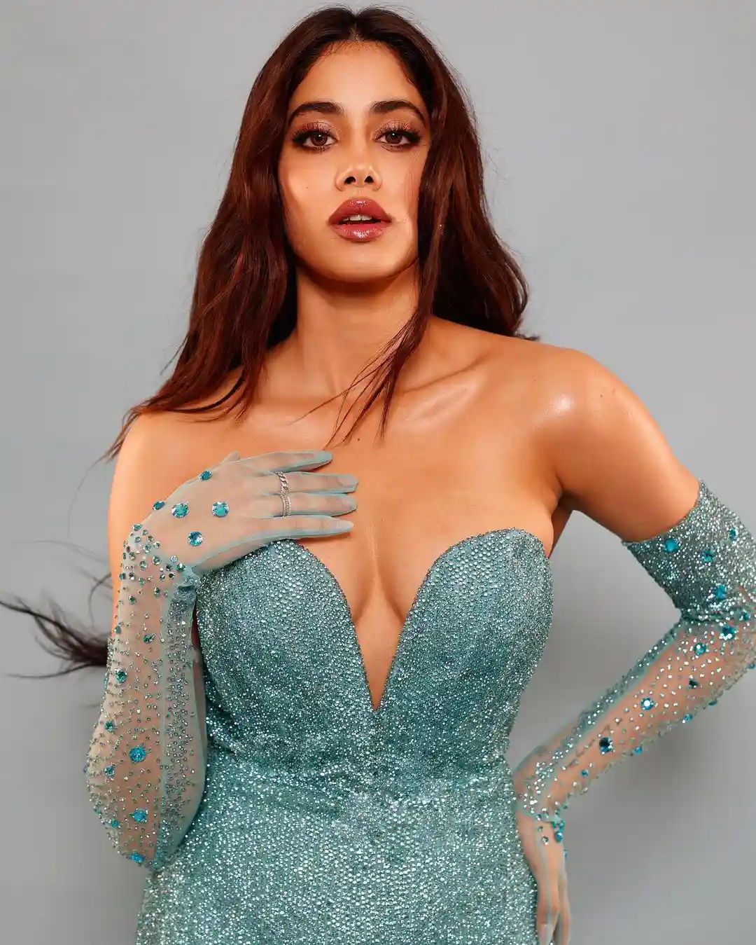 Janhvi Kapoor stunning looks in blue outfit dress still3