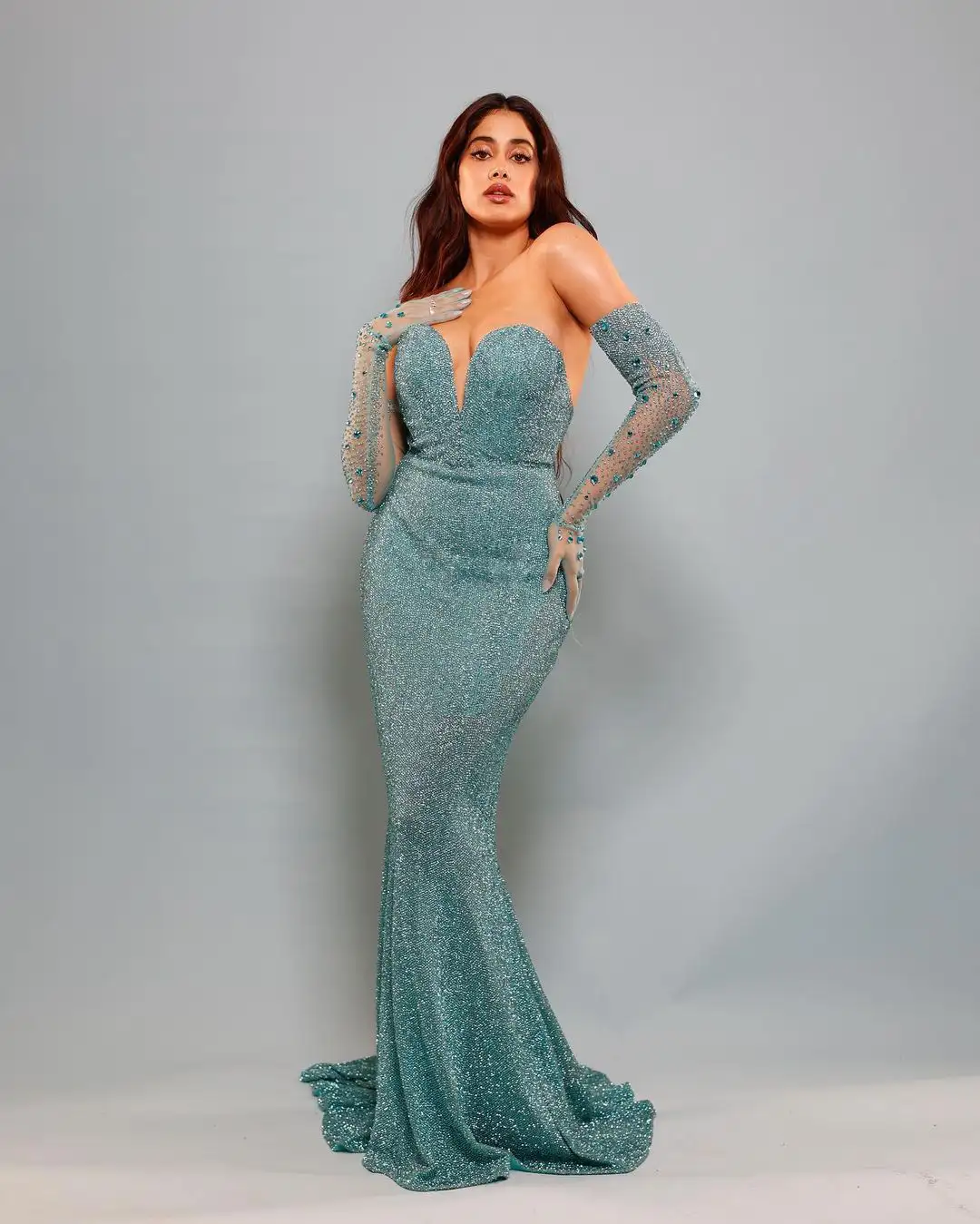 Janhvi Kapoor stunning looks in blue outfit dress still7