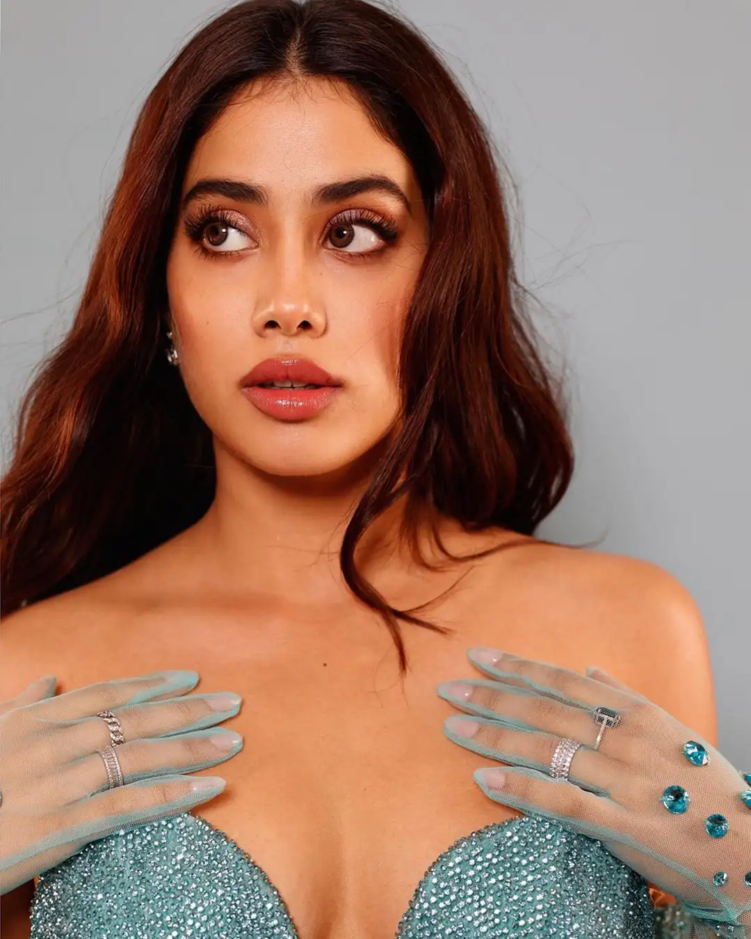 Janhvi Kapoor stunning looks in blue outfit dress still8