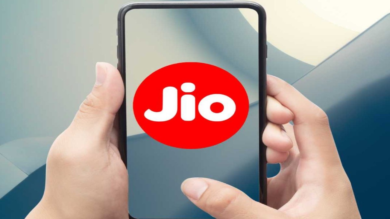 Jio Rs 719 vs Rs 749 plan _ which prepaid plan offers better value