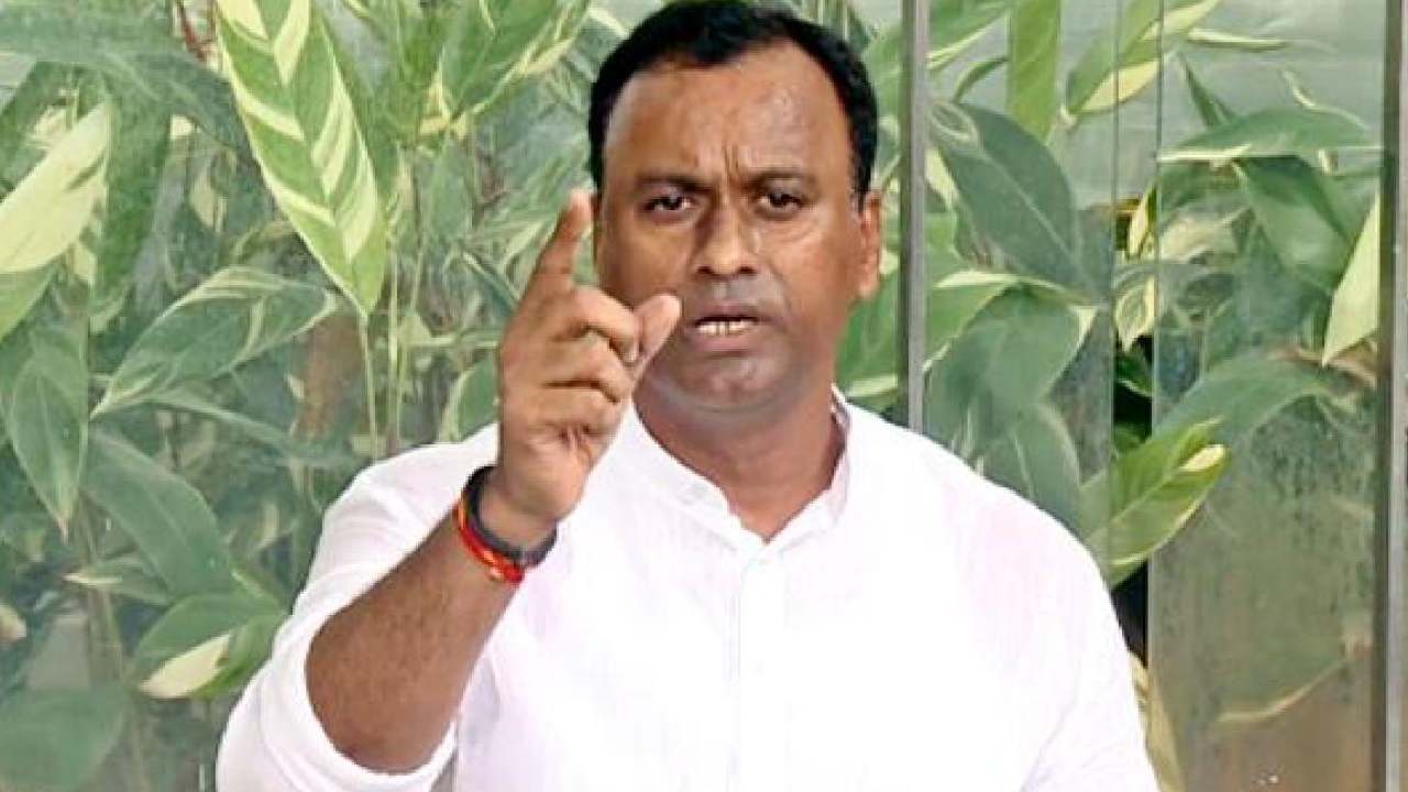 Komatireddy Raj Gopal Reddy: ప్రజా తీర్పును గౌరవిస్తాం.. టీఆర్ఎస్ అధికార దుర్వినియోగానికి పాల్పడింది: కోమటిరెడ్డి రాజగోపాల్ రెడ్డి Komatireddy Raj Gopal Reddy: ప్రజా తీర్పును గౌరవిస్తాం.. టీఆర్ఎస్ అధికార దుర్వినియోగానికి పాల్పడింది: కోమటిరెడ్డి రాజగోపాల్ రెడ్డి