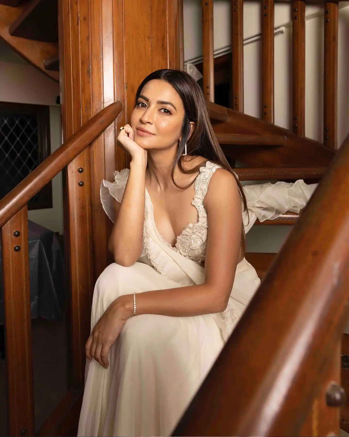 Kriti Kharbanda Hot Pics In Saree