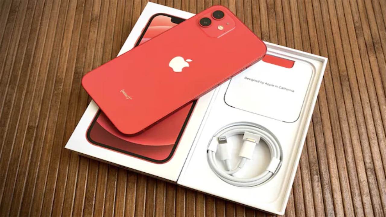 Looking to buy an Apple iPhone Flipkart is giving discount on iPhone 12
