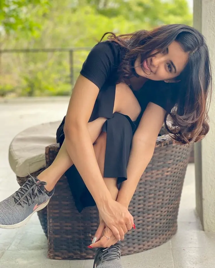 Malvika Sharma Increases Galmour Dose