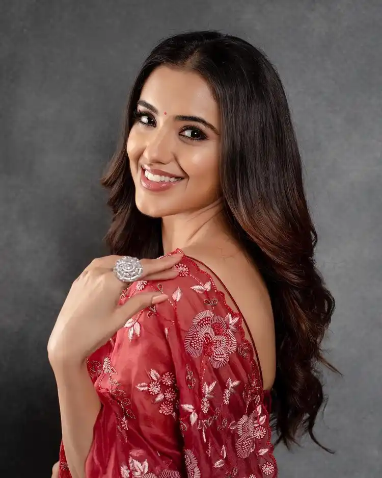 Malvika Sharma Sizzles In Red Saree