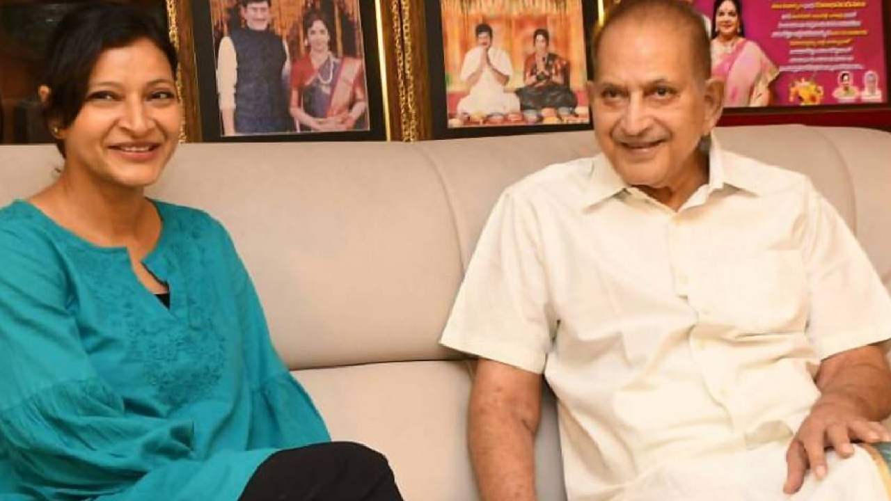 Manjula Ghattamaneni : మీరు మా జీవితానికే సూపర్ స్టార్.. కృష్ణ కూతురు మంజుల ఎమోషనల్ ట్వీట్.. Manjula Ghattamaneni : మీరు మా జీవితానికే సూపర్ స్టార్.. కృష్ణ కూతురు మంజుల ఎమోషనల్ ట్వీట్..