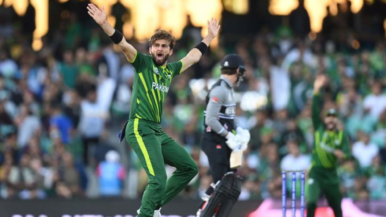 T20 World Cup 2022: పాక్తో సెమీఫైనల్ మ్యాచ్.. ఆదిలోనే 2 వికెట్లు కోల్పోయి ఒత్తిడిలో న్యూజిలాండ్ T20 World Cup 2022: పాక్తో సెమీఫైనల్ మ్యాచ్.. ఆదిలోనే 2 వికెట్లు కోల్పోయి ఒత్తిడిలో న్యూజిలాండ్