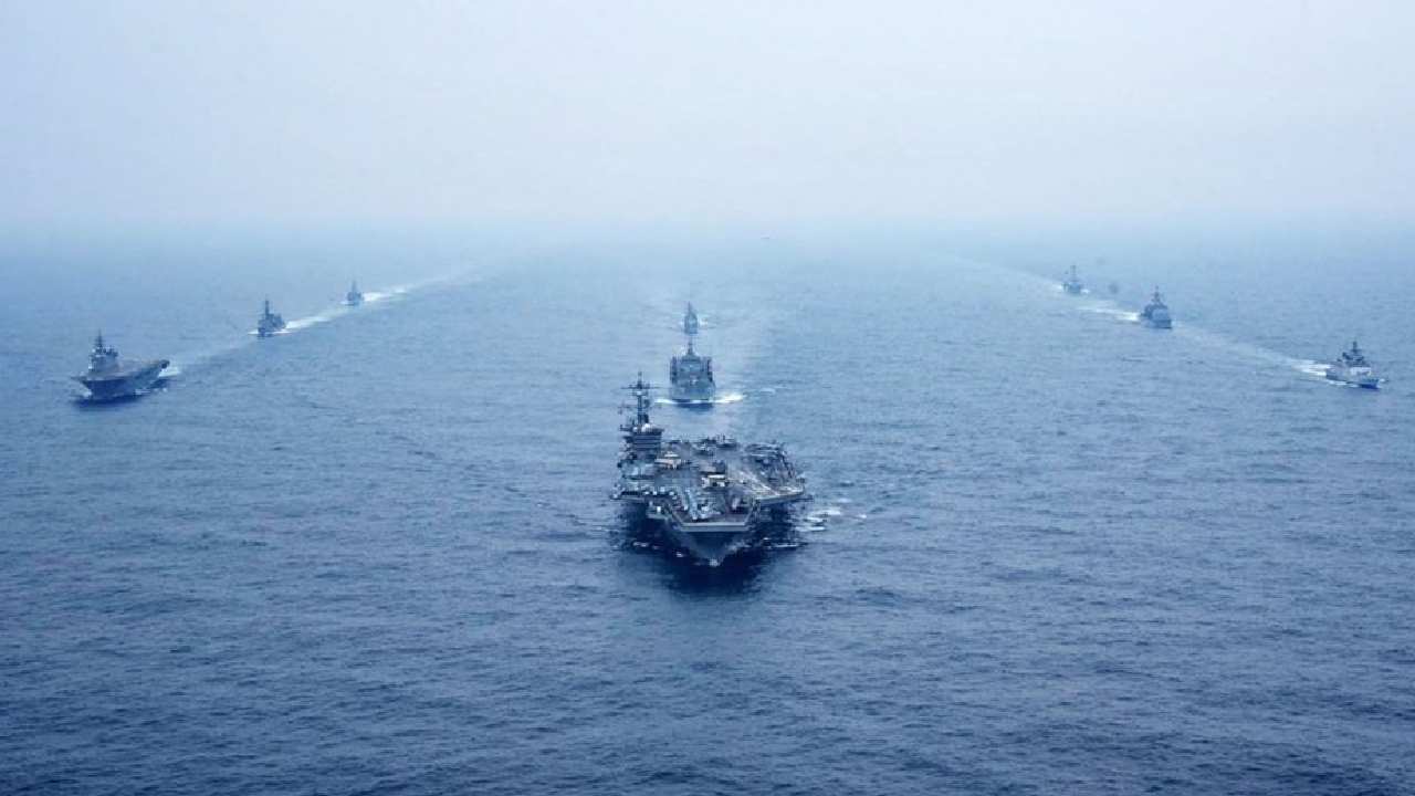 Joint naval drills: చైనాకు చెక్ పెట్టేందుకు అమెరికా, జపాన్, ఆస్ట్రేలియా సంయుక్త నావికాదళ విన్యాసాలు Joint naval drills: చైనాకు చెక్ పెట్టేందుకు అమెరికా, జపాన్, ఆస్ట్రేలియా సంయుక్త నావికాదళ విన్యాసాలు