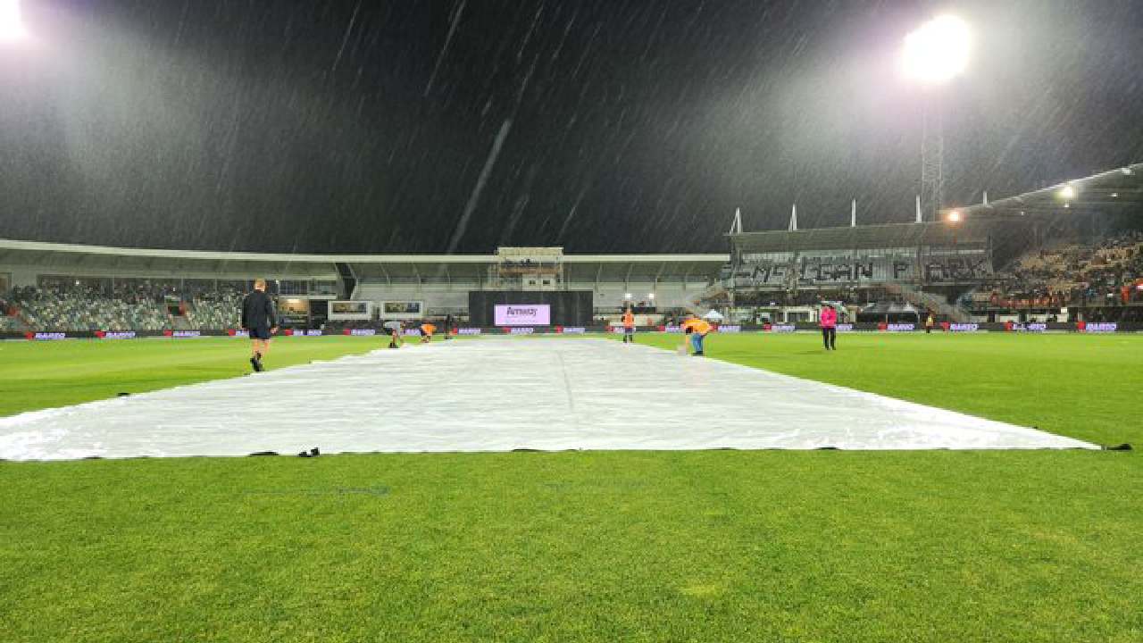 India vs New Zealand: మూడో టీ20 డక్వర్త్ లూయిస్ నిబంధనతో టై.. సిరీస్ కైవసం చేసుకున్న టీమిండియా India vs New Zealand: మూడో టీ20 డక్వర్త్ లూయిస్ నిబంధనతో టై.. సిరీస్ కైవసం చేసుకున్న టీమిండియా